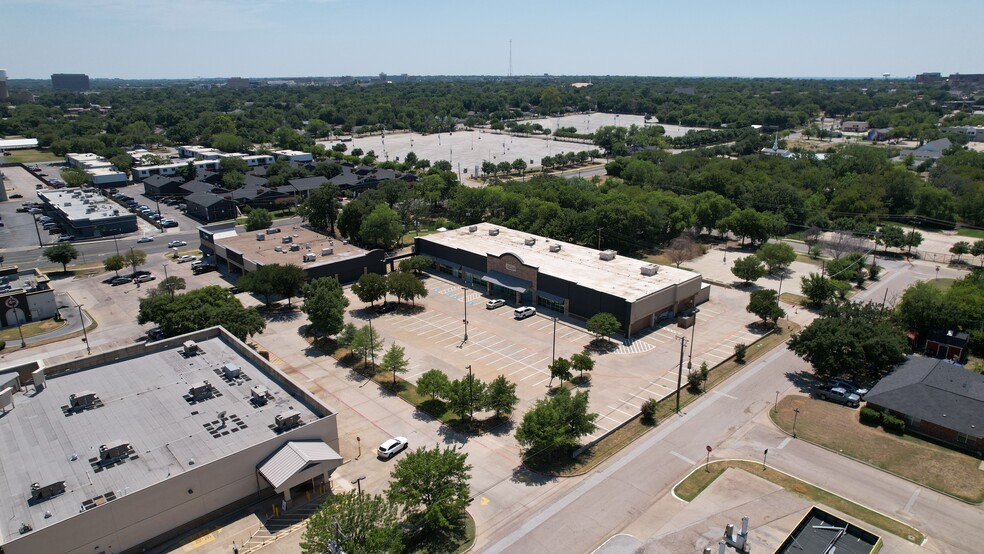 1002-1006 N Collins St, Arlington, TX for sale - Building Photo - Image 3 of 11