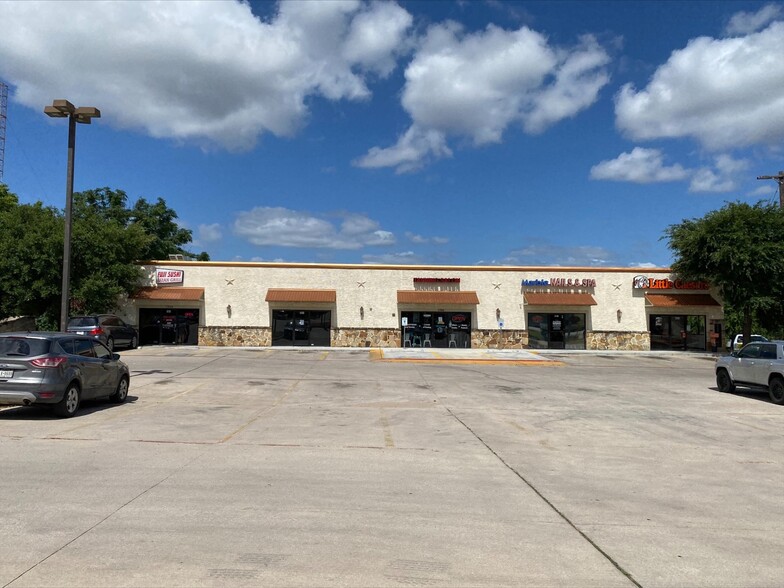 1304 N US Highway 281, Marble Falls, TX 78654 - Highland Quarry | LoopNet