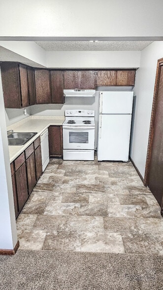 1624 Garfield St, Lincoln, NE for sale - Interior Photo - Image 2 of 5