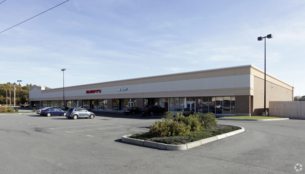 615 Greenwich Ave, Warwick, RI 02886