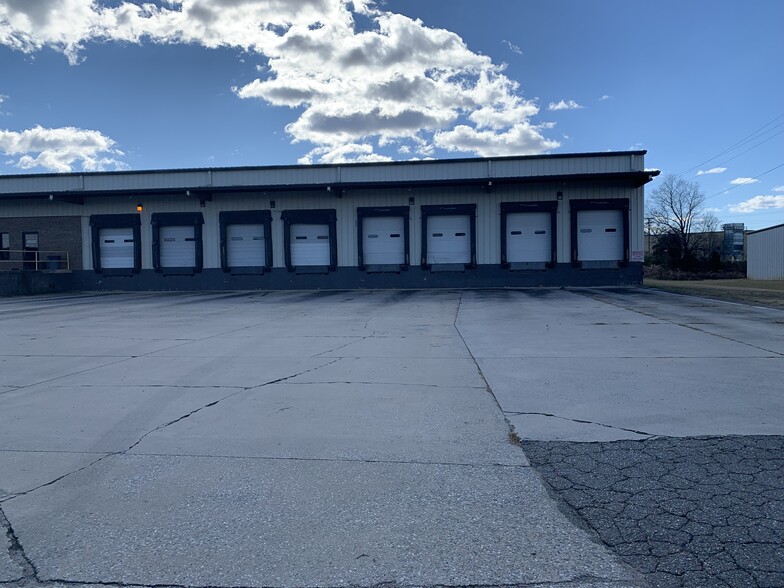 184 Bucks Industrial Rd, Statesville, NC for lease - Building Photo - Image 1 of 5