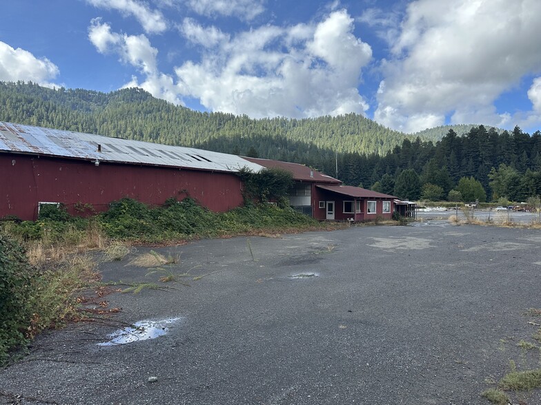 13026 Avenue of the Giants, Myers Flat, CA for sale - Building Photo - Image 1 of 8