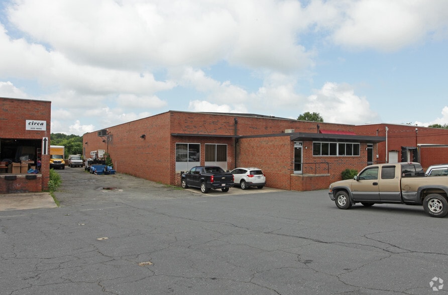 201 Southside Dr, Charlotte, NC for lease - Building Photo - Image 3 of 10