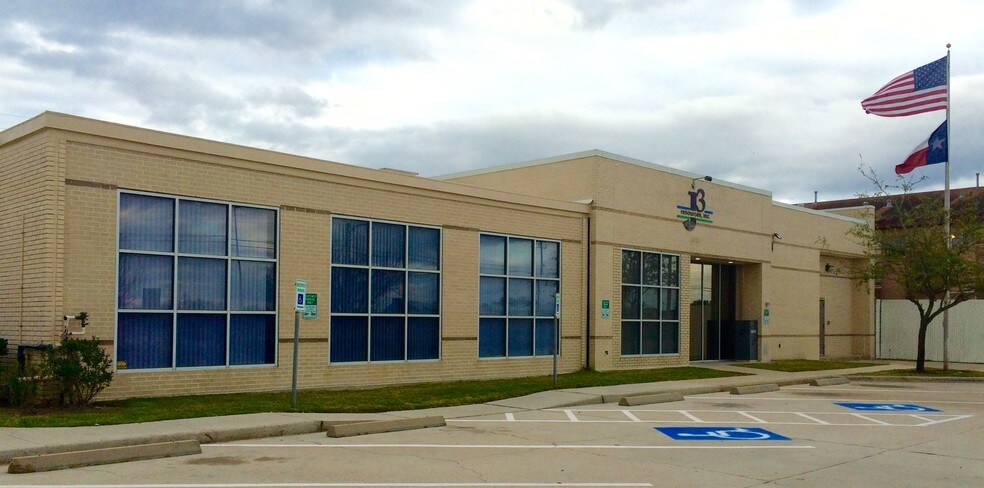 3113 Red Bluff Rd, Pasadena, TX for sale - Primary Photo - Image 1 of 1