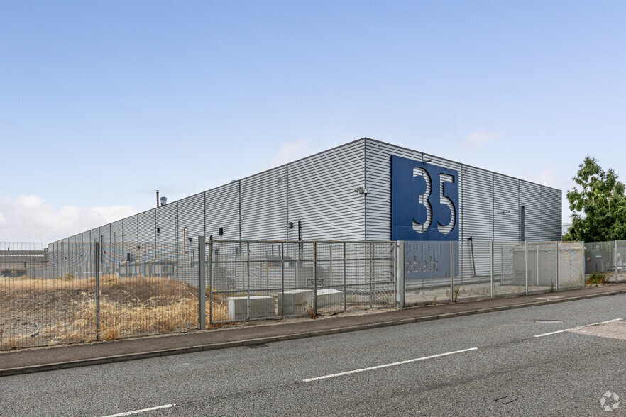 35 White Hart Ave, London for sale - Building Photo - Image 1 of 6