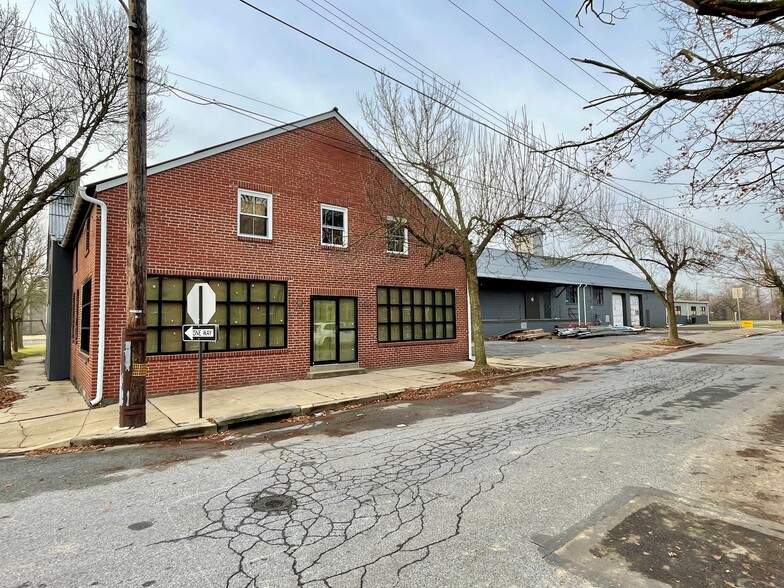 357 Industrial Hwy, Pottstown, PA for lease - Building Photo - Image 1 of 2