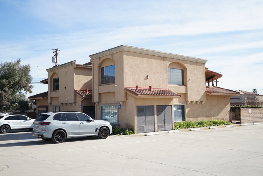 351 E Foothill Blvd, Arcadia, CA for lease - Building Photo - Image 3 of 11
