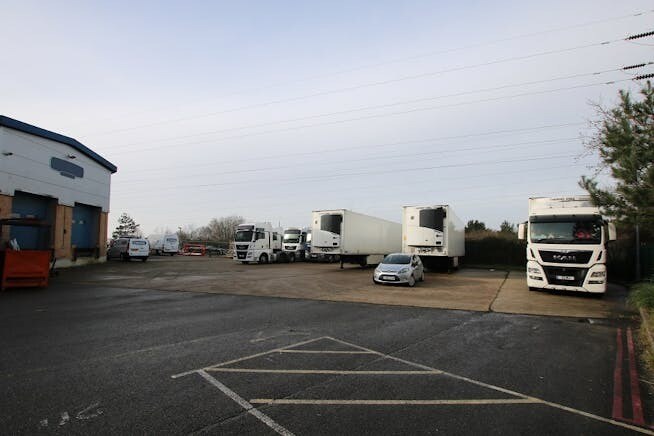 Vantage Way, Poole for lease - Building Photo - Image 2 of 6