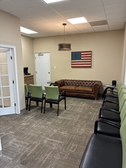 2565-2575 Homeview Dr, Richmond, VA for sale - Interior Photo - Image 3 of 26