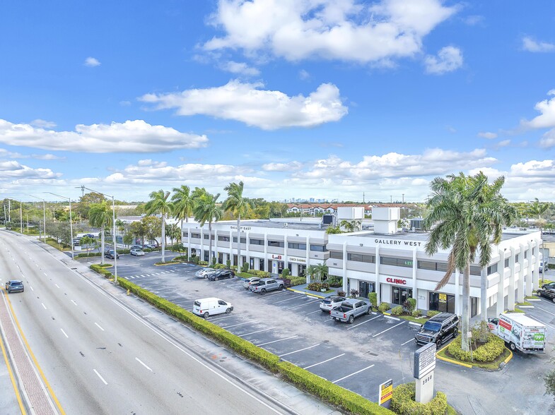 3900 W Commercial Blvd, Fort Lauderdale, FL for lease - Building Photo - Image 3 of 33