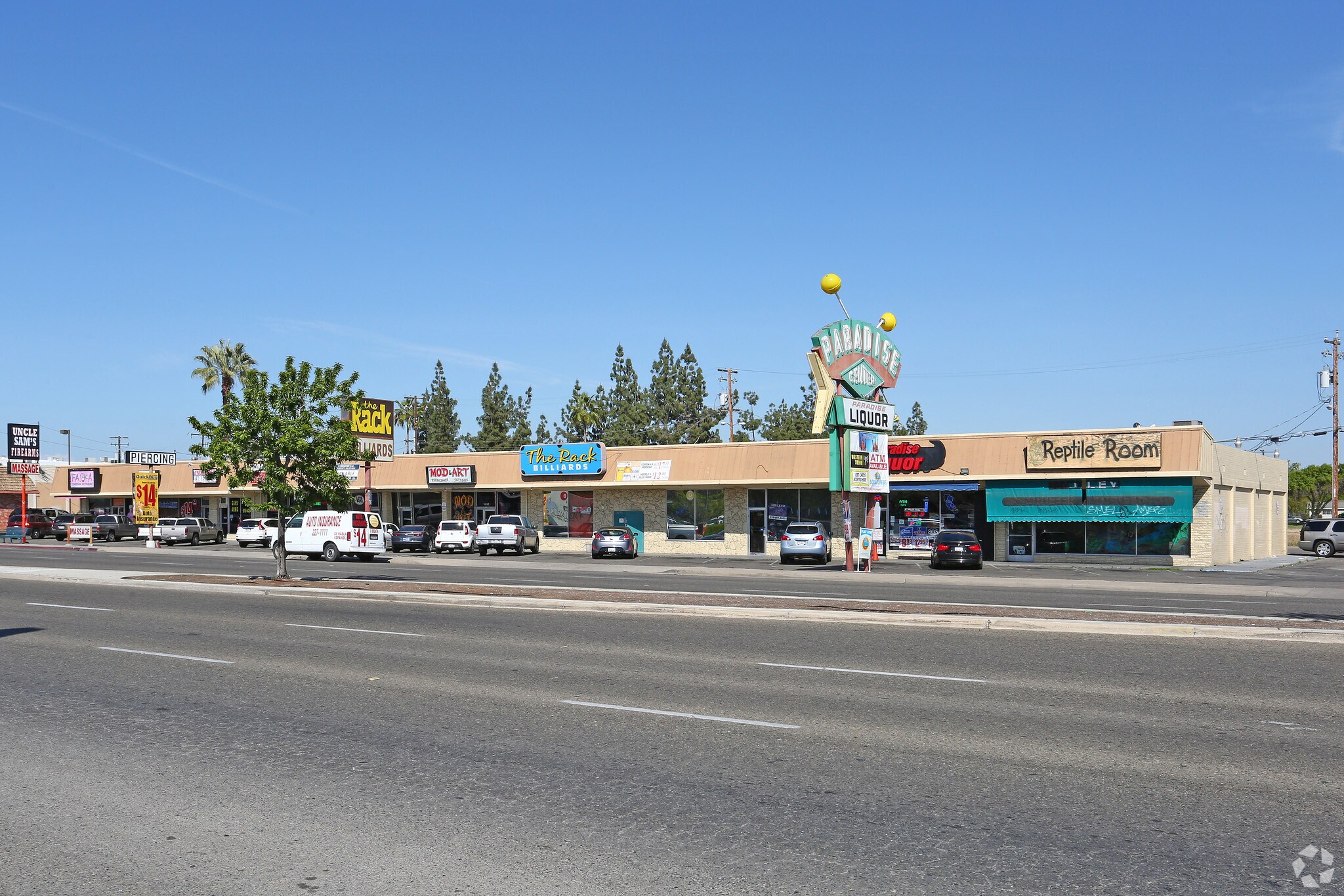 4672-4712 N Blackstone Ave, Fresno, CA for sale Building Photo- Image 1 of 1