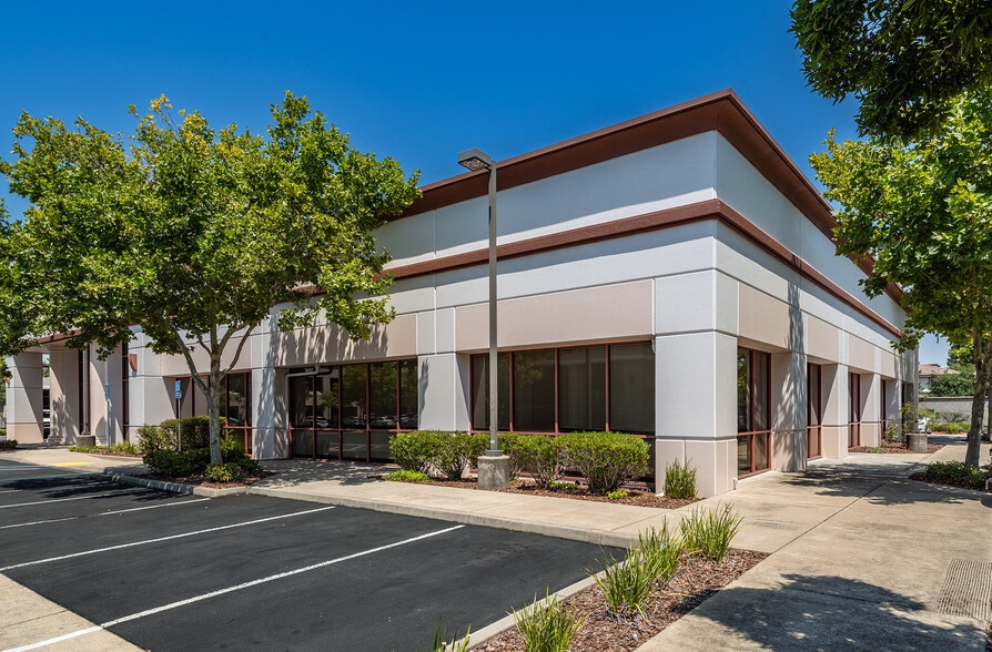 2208 Plaza Dr, Rocklin, CA for lease - Building Photo - Image 2 of 11