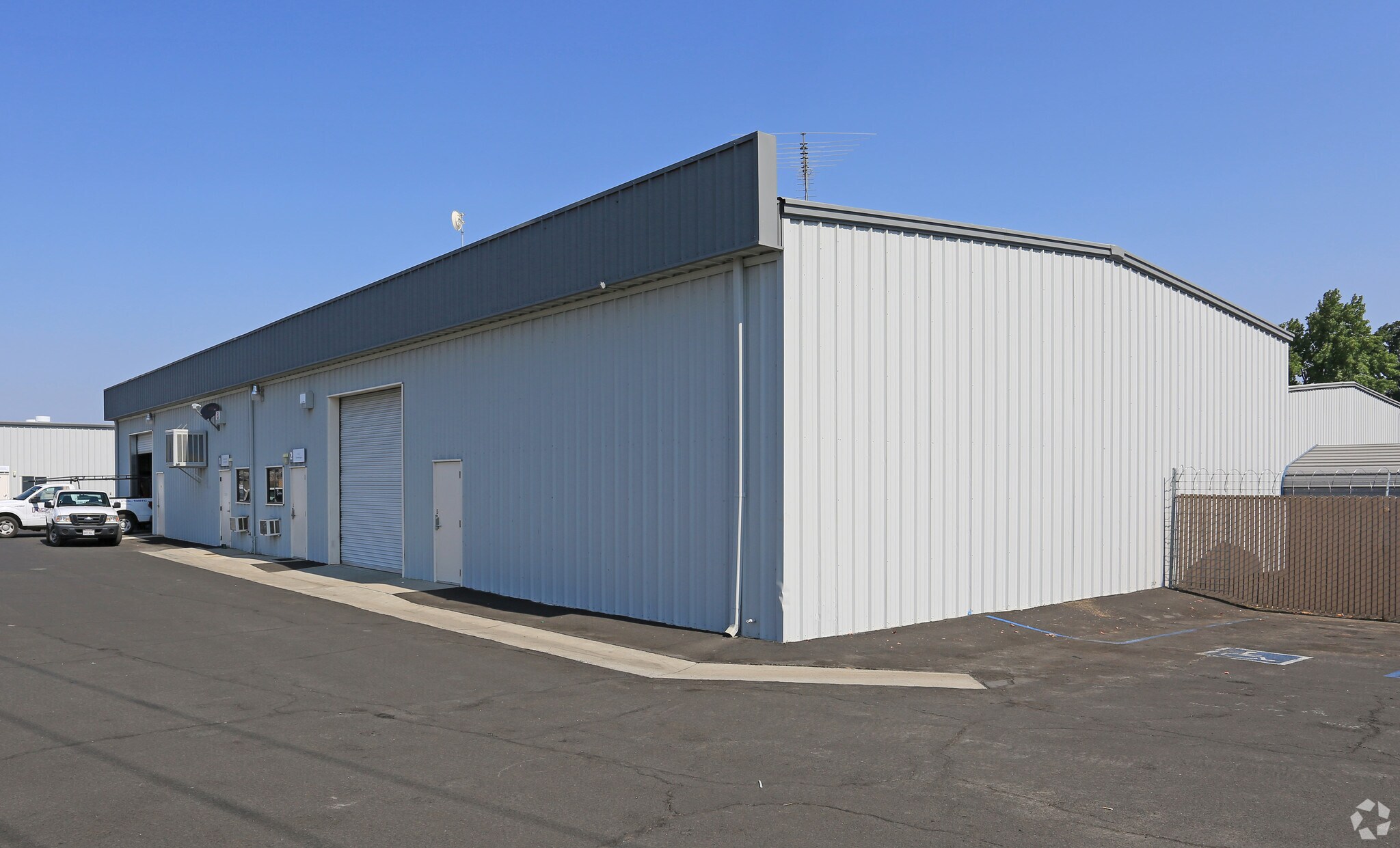 1197 Vanderbilt Cir, Manteca, CA for lease Building Photo- Image 1 of 5
