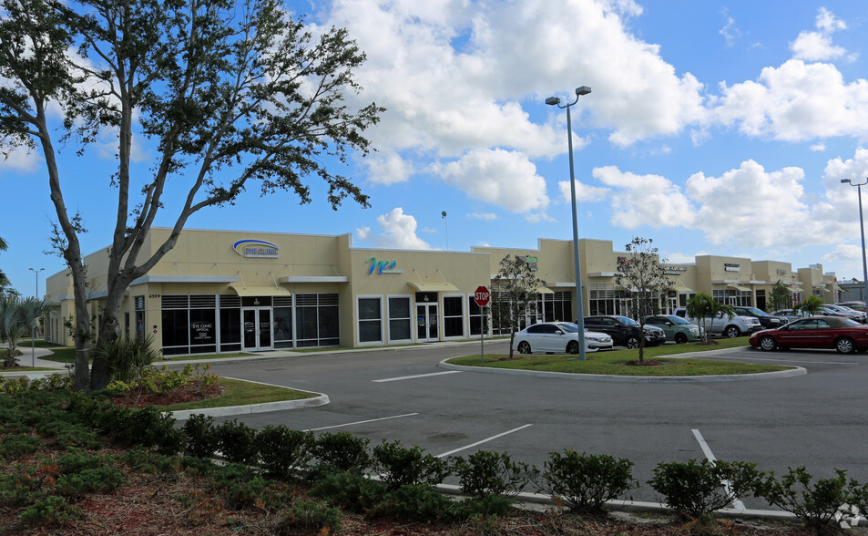 6559 N Wickham Rd, Melbourne, FL for lease - Primary Photo - Image 1 of 7