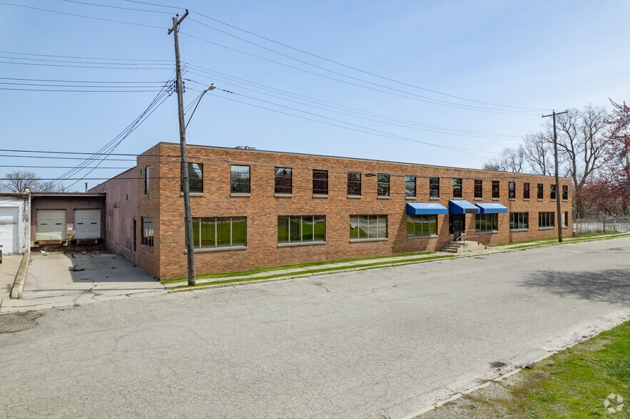 1121 River St, Lansing, MI for sale - Primary Photo - Image 1 of 26