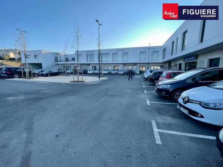 Office in Saint-Cannat for lease - Building Photo - Image 1 of 1