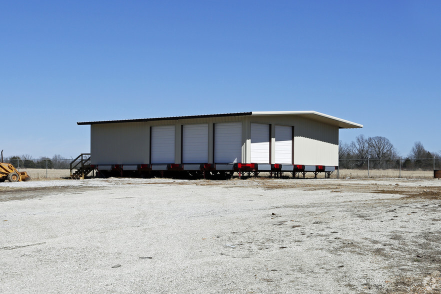 140 Midwest Ln, Strafford, MO for lease - Building Photo - Image 1 of 10