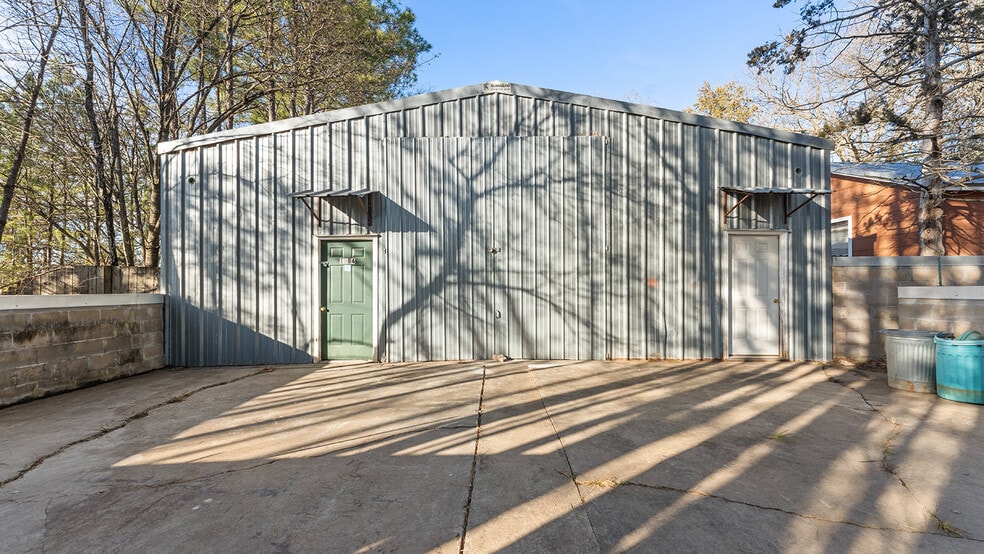 1320 E Pump Station Rd, Fayetteville, AR for sale - Building Photo - Image 1 of 43