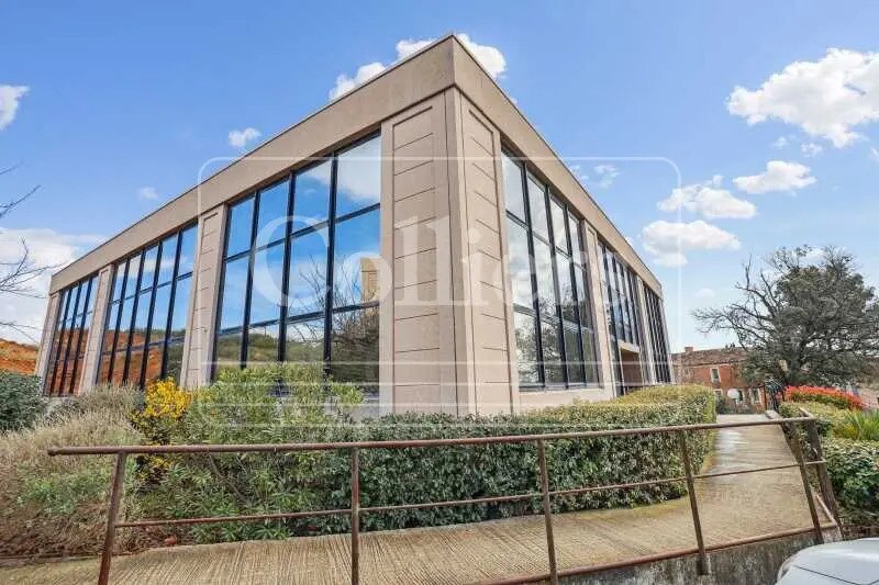 Office in Vitrolles for lease - Building Photo - Image 1 of 12