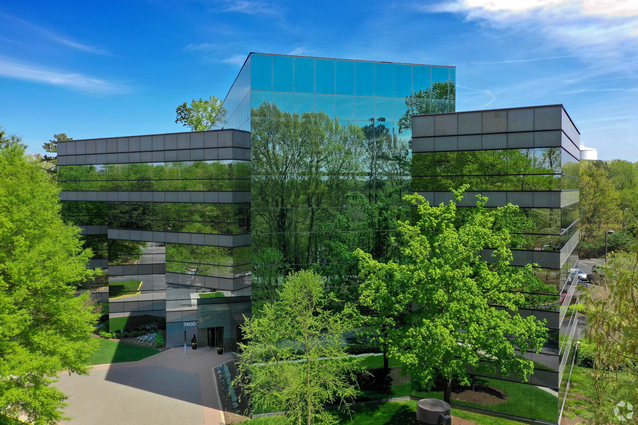 7400 Beaufont Springs Dr, Richmond, VA for lease Building Photo- Image 1 of 23