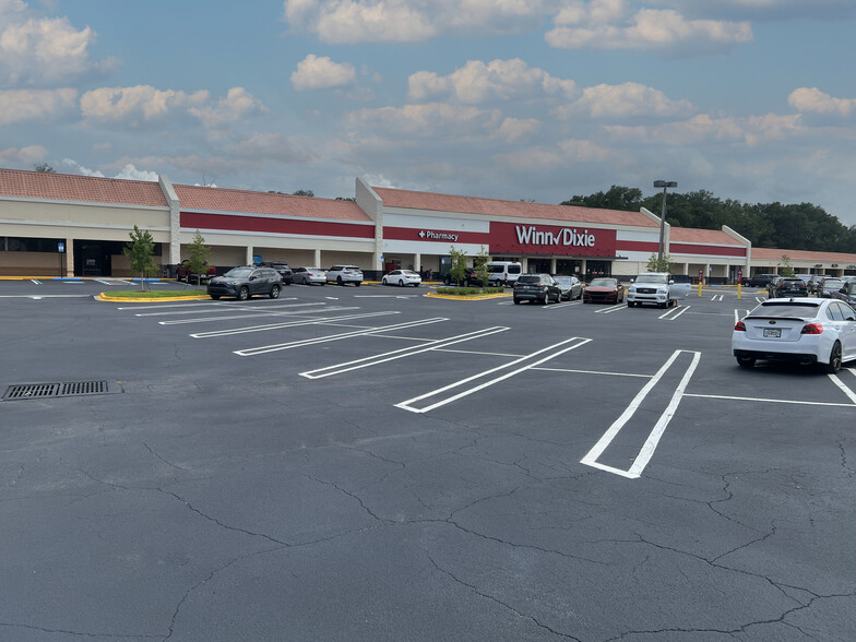 1531 Monument Rd, Jacksonville, FL for lease - Building Photo - Image 1 of 8