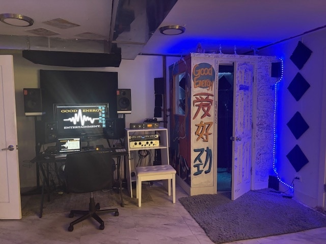 5637 W 63rd St, Chicago, IL for lease Interior Photo- Image 1 of 4