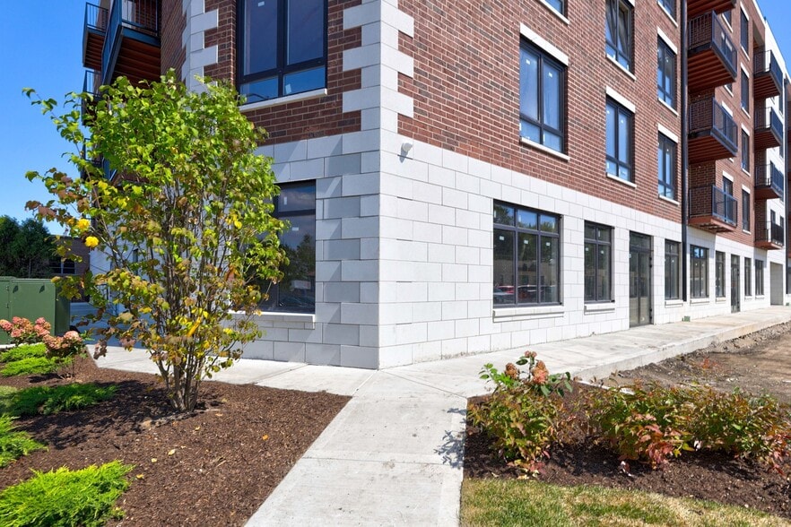 9201 Milwaukee ave, Niles, IL for lease - Building Photo - Image 3 of 6