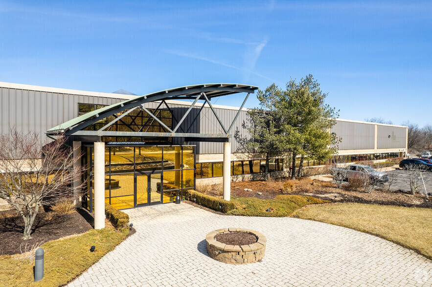 Industrial in Hazleton, PA for sale - Primary Photo - Image 1 of 1