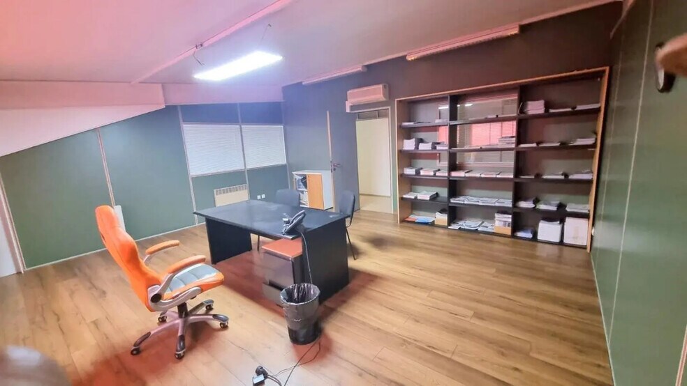 Office in Achères for lease - Building Photo - Image 2 of 19