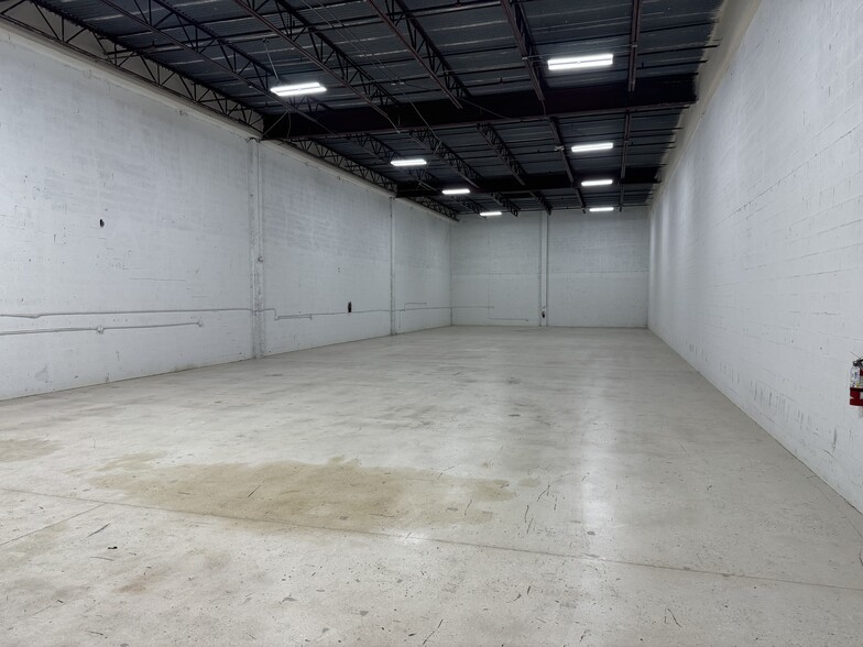 1601-1629 NW 82nd Ave, Doral, FL for lease - Building Photo - Image 3 of 3