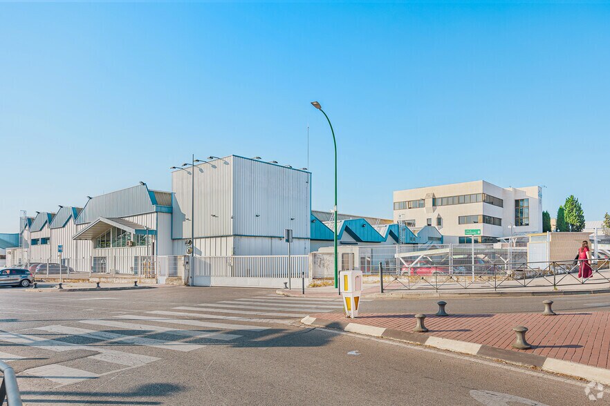 Calle la Granja, 8, Alcobendas, Madrid for lease - Building Photo - Image 3 of 13