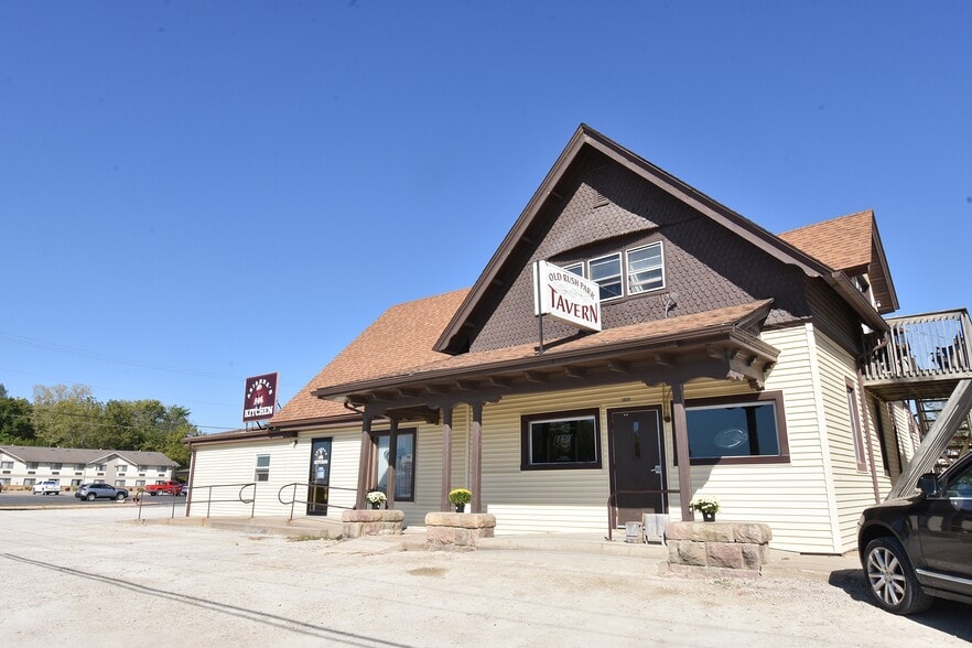 1826 1st St W, Independence, IA for sale - Building Photo - Image 2 of 12