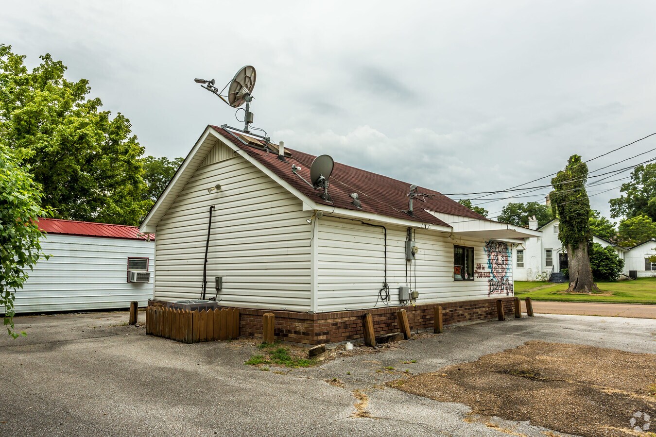 325 N Main St, Henning, TN 38041