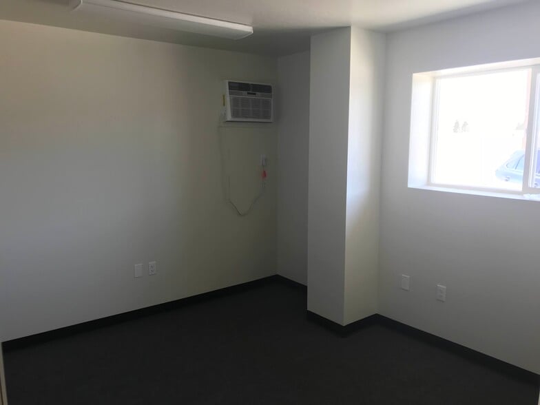 3137 Humphrey Ct, Turlock, CA for lease - Interior Photo - Image 2 of 3