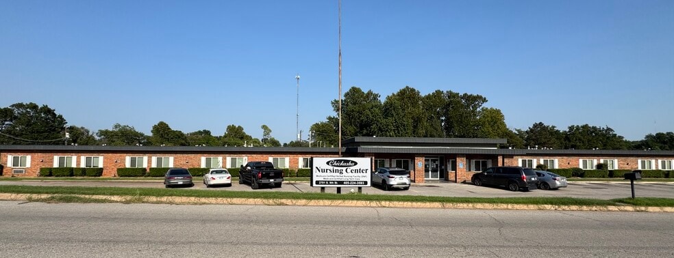 2701 S 9th St, Chickasha, OK for sale - Building Photo - Image 2 of 3