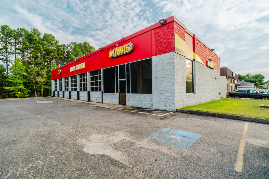 21544 Great Mills Rd, Lexington Park, MD for lease - Building Photo - Image 1 of 21