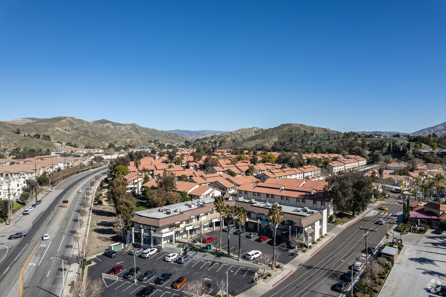 18333 Dolan Way, Santa Clarita, CA for lease - Aerial - Image 1 of 8