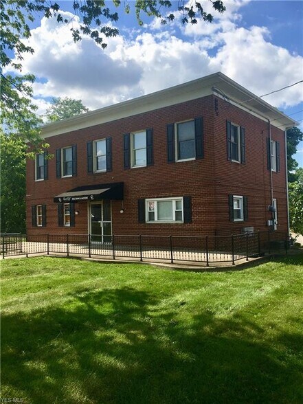 116 W Main St, Hebron, OH for sale - Building Photo - Image 1 of 1