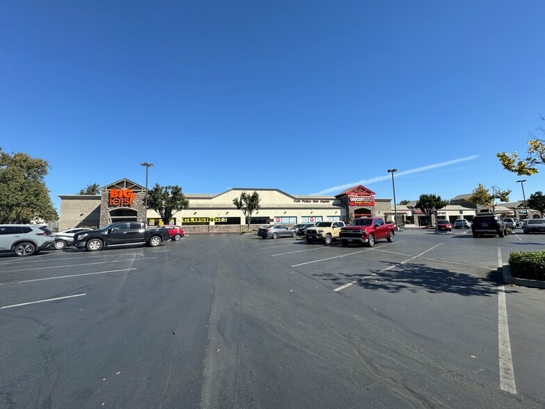 1611 E Hatch Rd, Ceres, CA for lease - Building Photo - Image 1 of 12