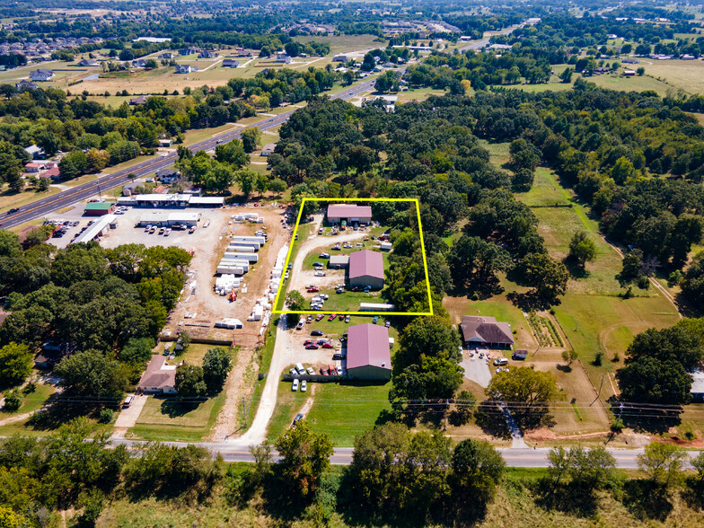 12329 Three Elms Rd, Farmington, AR for sale - Primary Photo - Image 1 of 1