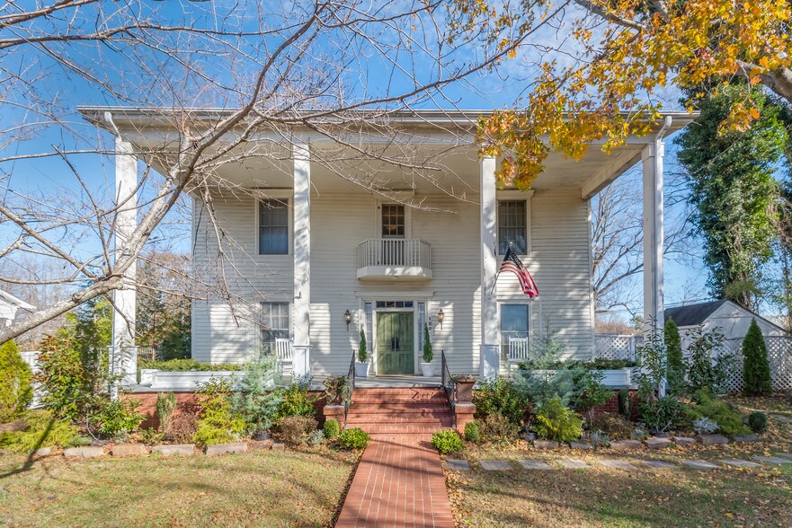 120 N Trade Ave, Landrum, SC for sale - Building Photo - Image 1 of 1