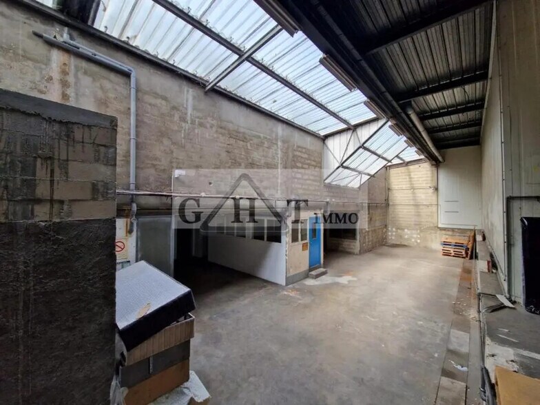 Flex in Gonesse for lease - Interior Photo - Image 2 of 3