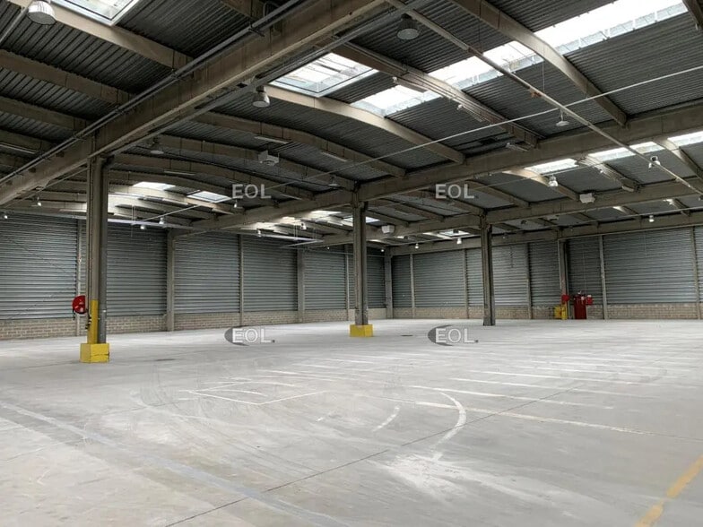 Industrial in Sucy-en-Brie for lease - Interior Photo - Image 2 of 7