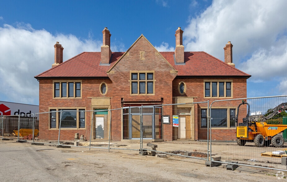 270 Wakefield Rd, Ossett for sale - Primary Photo - Image 1 of 1