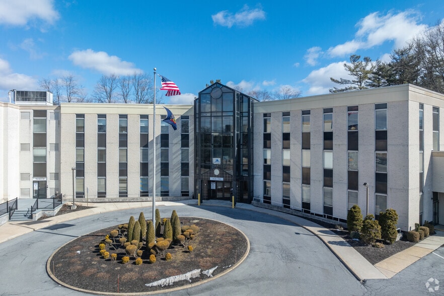 20 Erford Rd, Lemoyne, PA for lease - Building Photo - Image 2 of 8