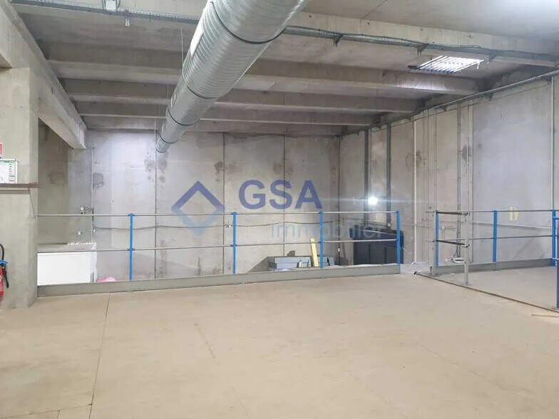 Flex in Évry-Courcouronnes for lease - Interior Photo - Image 1 of 9