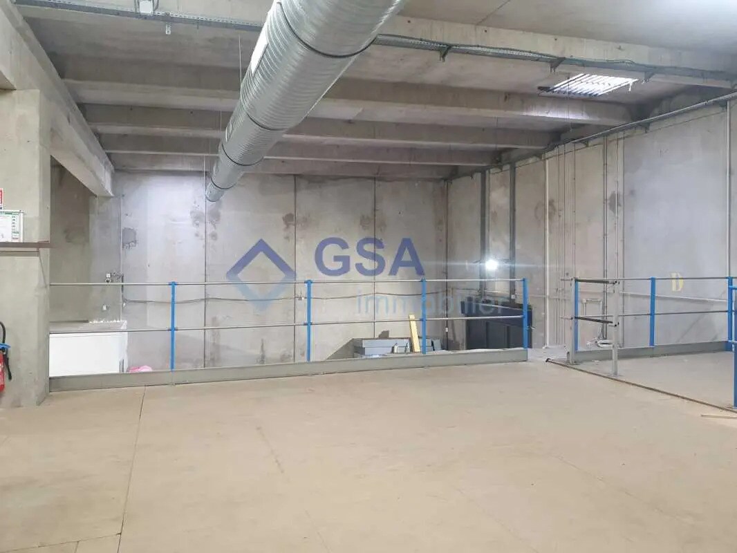 Flex in Évry-Courcouronnes for lease Interior Photo- Image 1 of 10