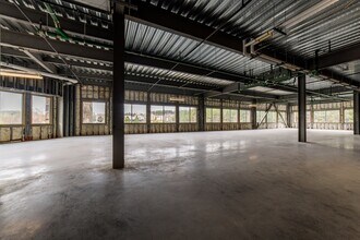 16115 Saint Vincent Way, Little Rock, AR for lease Interior Photo- Image 2 of 4