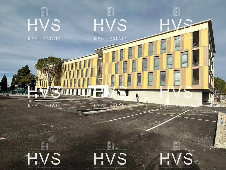 Office in Aix-en-Provence for sale - Building Photo - Image 1 of 10