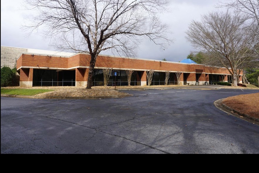 3870 Lakefield Dr, Suwanee, GA for sale - Primary Photo - Image 1 of 1